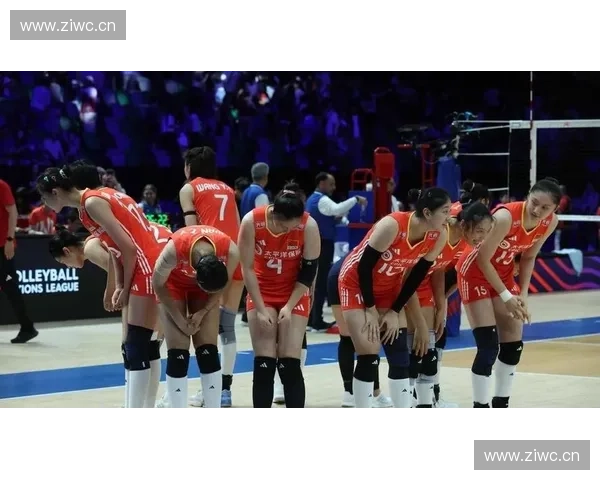 中国女排鏖战五局逆转取胜展现顽强拼搏精神燃爆全场 中国女排鏖战五局逆转取胜展现顽强拼搏精神燃爆全场